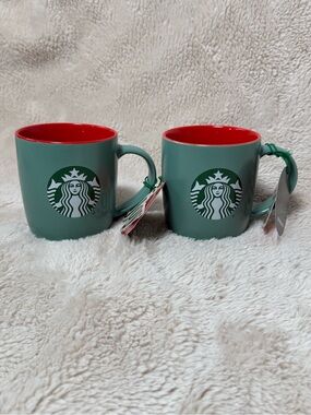 Starbucks NWT Set of 2 2022 Holiday Collection Mugs